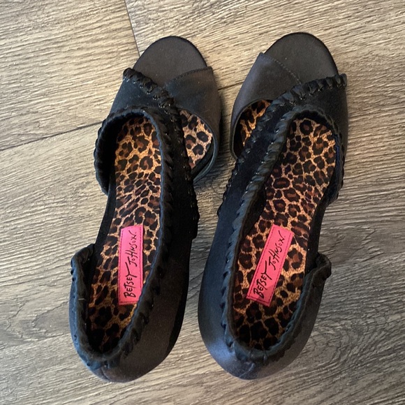 New Betsey Johnson Heels 7 - Picture 6 of 8